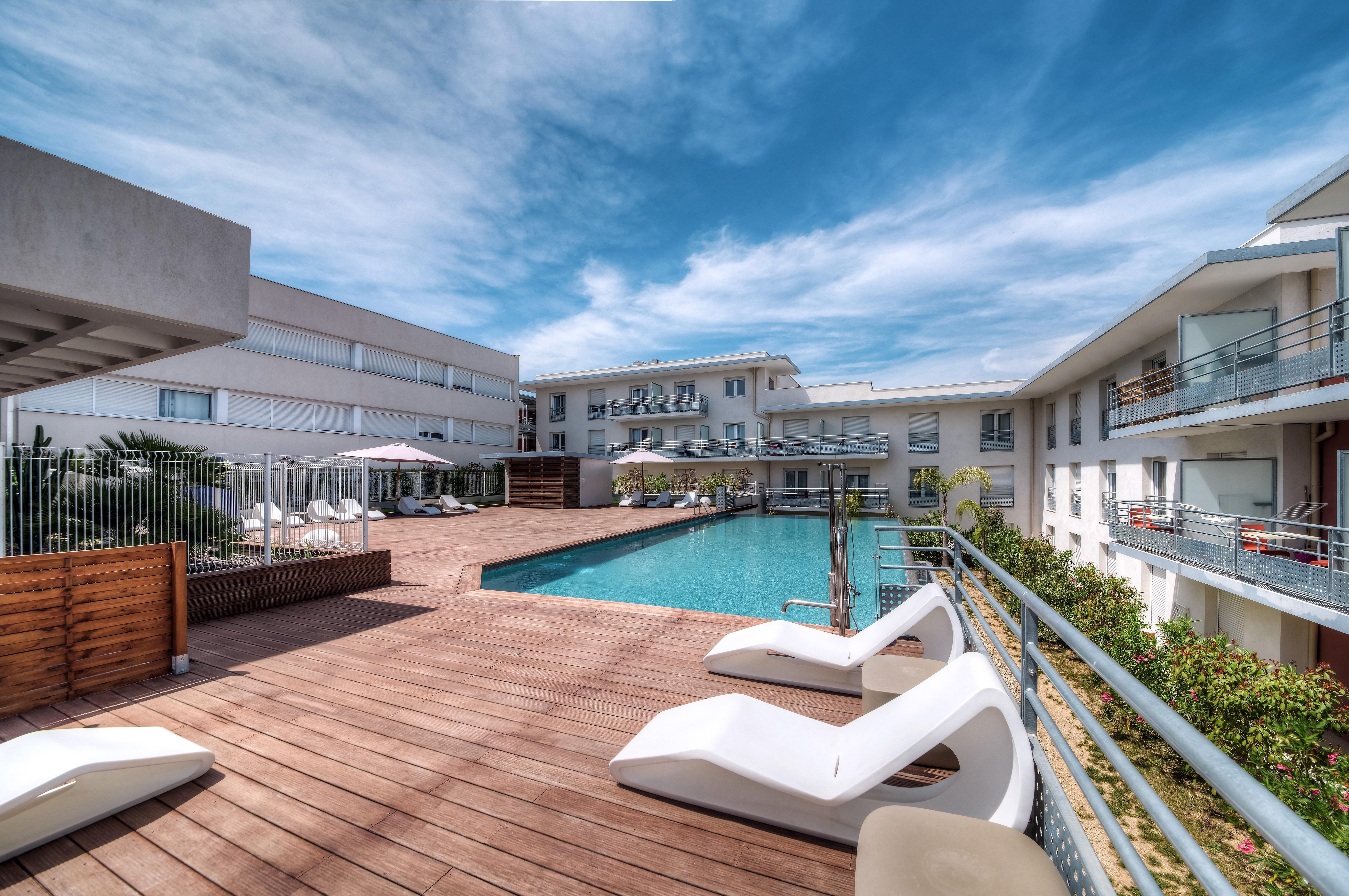 Zenitude Hôtel-Résidences Le Maestria Antibes Exterior foto