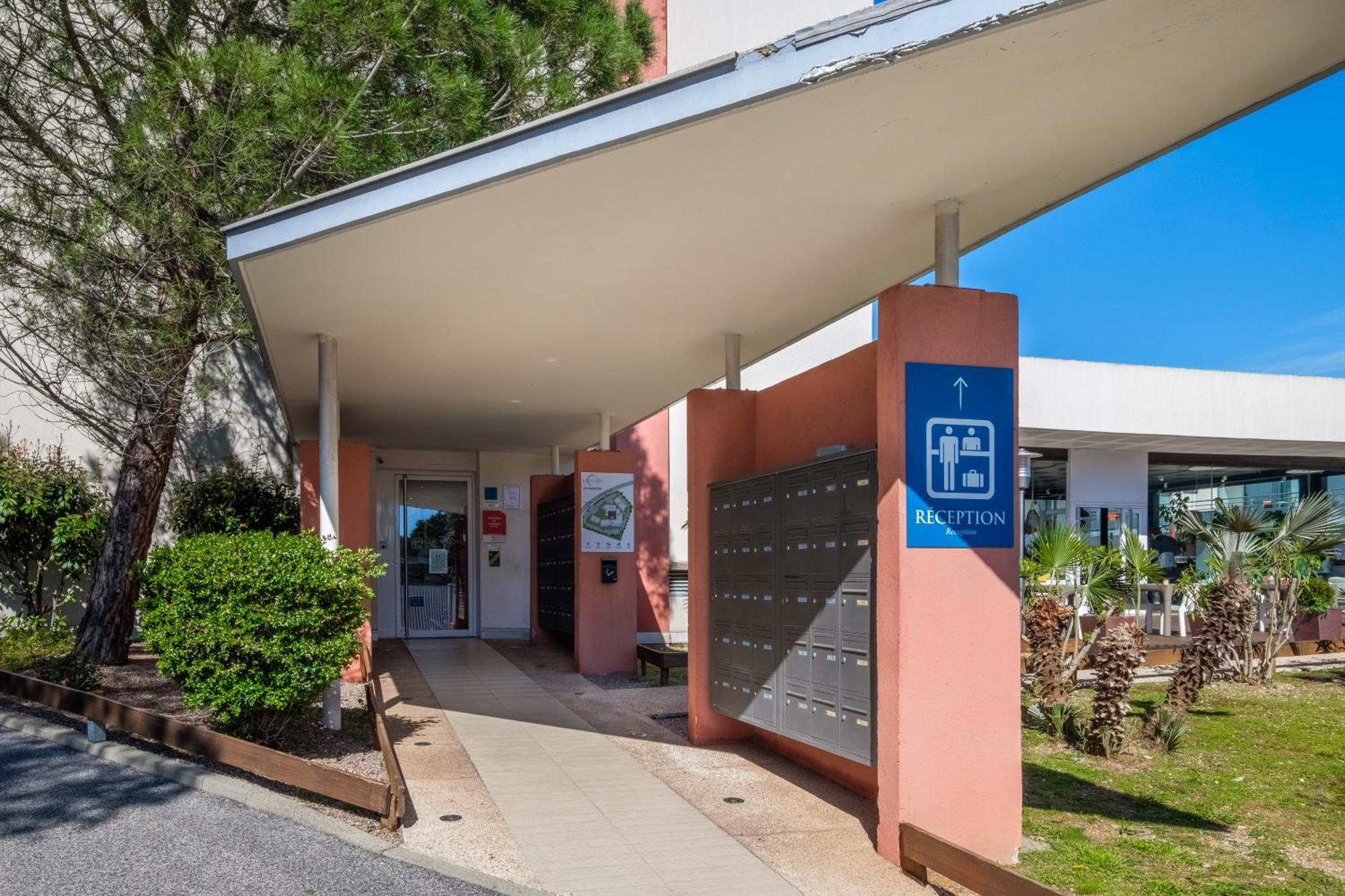 Zenitude Hôtel-Résidences Le Maestria Antibes Exterior foto